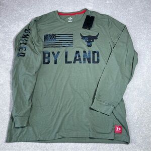 New with tags Under Armour‎ Green Long Sleeve Tee with Sleeve Graphics
